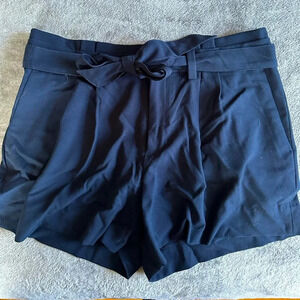 Banana Republic Tie Belt Navy Shorts Women's Size 8 Casual Coastal